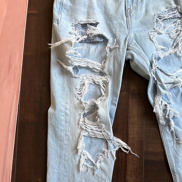 AE Ripped Mom Jean - Picture 3 of 8